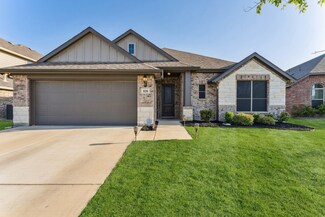 820 Boomer Ln, Ferris, TX 75125