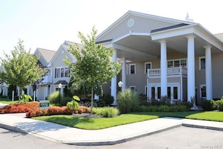 2200 Dolphin Ln Unit 615, Holbrook, NY 11741