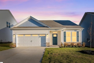 2037 Halton Oaks Dr, Spartanburg, SC 29303