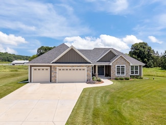 286 Nagel Ln, Colgate, WI 53017