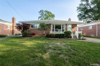 22520 Raymond Ct, Saint Clair Shores, MI 48082