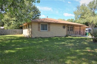 202 S 10th Ave, Winterset, IA 50273