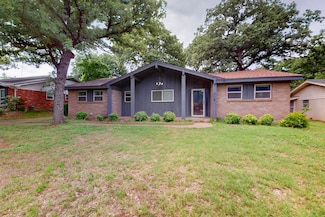 716 W Pleasantview Dr, Hurst, TX 76054