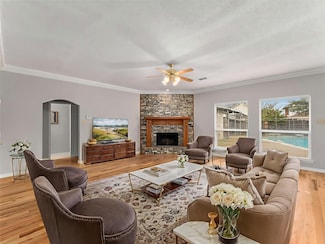 7010 Graham Dr, Rowlett, TX 75089