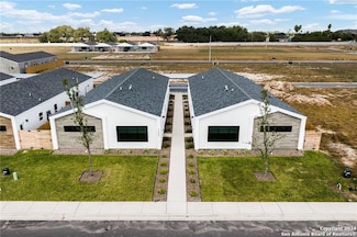 700 Oriole Rd, Weslaco, TX 78596