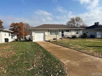7705 Cheshire Ln, Saint Louis, MO 63123