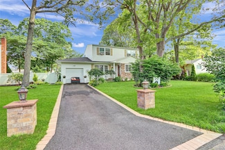 33 Breston Dr W, Shirley, NY 11967