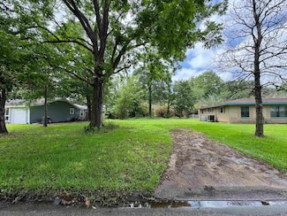 8465 Frazier Dr, Beaumont, TX 77707