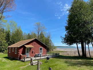 9806 Winding Ln, Baileys Harbor, WI 54202