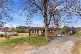 640 Cline Rd, Dandridge, TN 37725