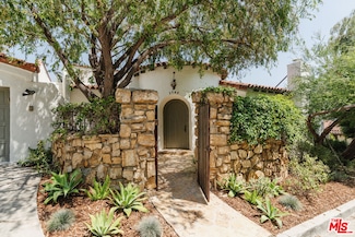 3744 Clayton Ave, Los Angeles, CA 90027