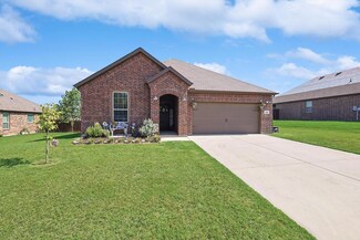 183 Lakeview Cir, Pilot Point, TX 76258