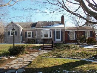 15 Hiller Ave, Fairhaven, MA 02719