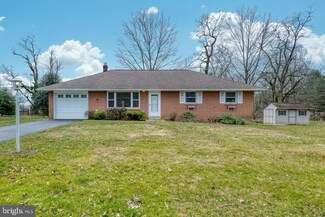 118 Mayfield Dr, Lititz, PA 17543