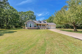662 Ruby Richardson Dr, Killen, AL 35645