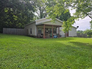 445 Monroe St, Thayer, MO 65791