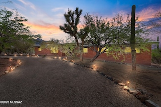 6530 N Camino de La Karina, Tucson, AZ 85718