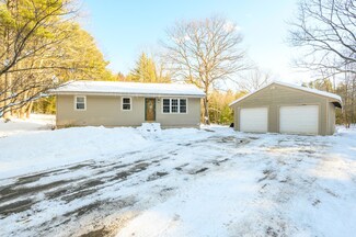9 Miller Rd, Lisbon, ME 04250