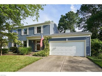 2903 Burr Oak Dr, Akron, OH 44333