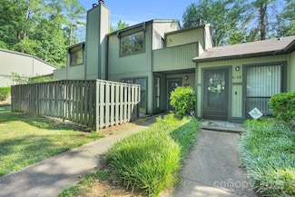6104 Bent Tree Ct, Charlotte, NC 28212