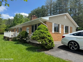 109 Oxford Cir, Harrogate, TN 37752