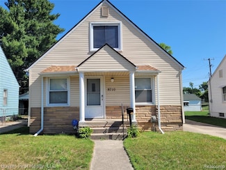 8710 Albany St, Oak Park, MI 48237