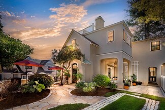 33 Waldron St, Marblehead, MA 01945