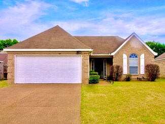 4550 Rosswood Dr, Memphis, TN 38128