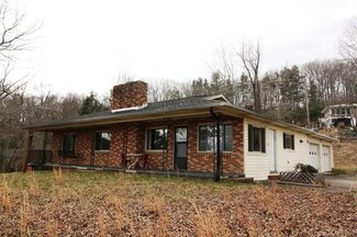 562 Mountain Rd, Hendersonville, NC 28791