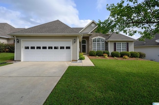 148 Camden Lake Dr, Calera, AL 35040