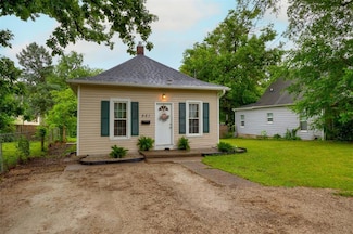 951 28th St, Des Moines, IA 50312