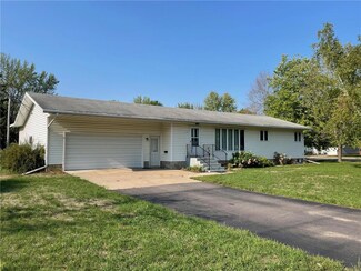 15 3rd Ave SW, Verndale, MN 56481