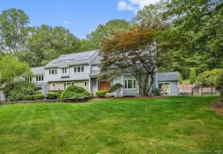 45 Hunting Ridge Rd, Easton, CT 06612