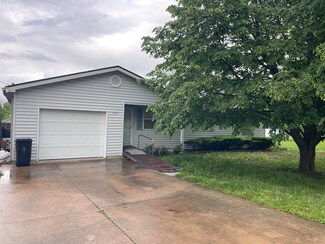1215 W Maupin St, Bolivar, MO 65613