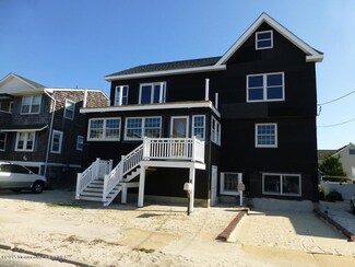 21 11th Ave, Seaside Park, NJ 08752