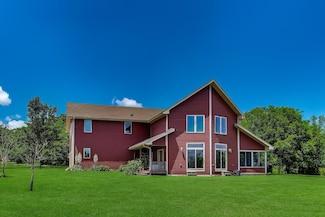 8617 Fox River Rd, Burlington, WI 53105