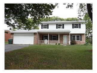 1040 Kendale Rd N, Columbus, OH 43220