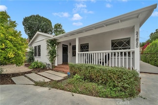 21820 Dumetz Rd, Woodland Hills, CA 91364