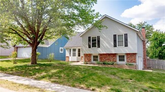 9902 W 49th Place, Shawnee, KS 66203