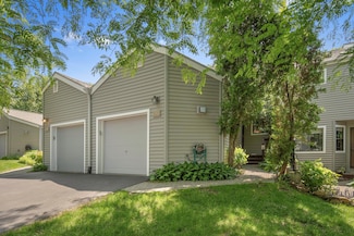 263 Horseshoe Cir, Ossining, NY 10562