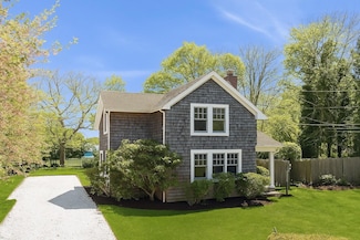3320 Oregon Rd, Mattituck, NY 11952