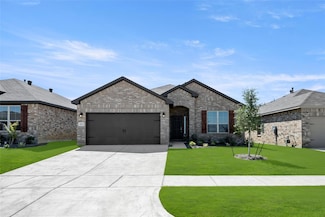 1913 Seminole Dr, Cleburne, TX 76033