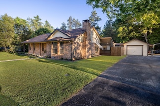7538 Valley View Dr, Frankston, TX 75763