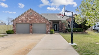 11855 Willow Cir, Collinsville, OK 74021
