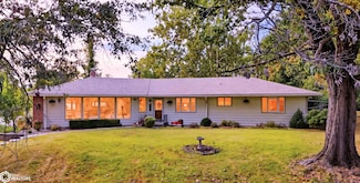 3192 Middle Rd, Keokuk, IA 52632