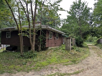 3 Wilson Pond Rd, North Swanzey, NH 03431