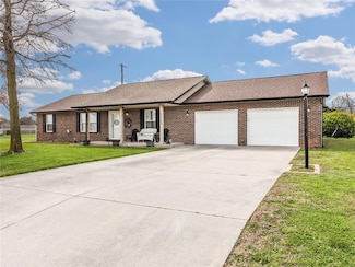 9095 James Ct, New Baden, IL 62265
