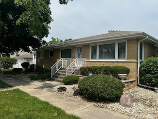 8636 40th St, Lyons, IL 60534