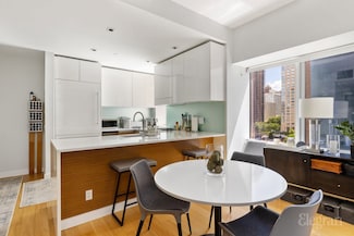 555 W 59th St Unit 11F, New York, NY 10019