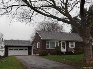 11 Prospect St, Perry, NY 14530